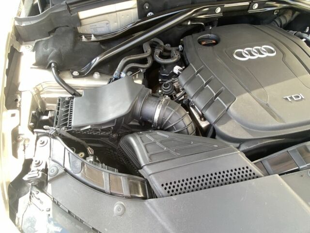 Серый Ауди Ку 5, объемом двигателя 2 л и пробегом 137 тыс. км за 18999 $, фото 4 на Automoto.ua