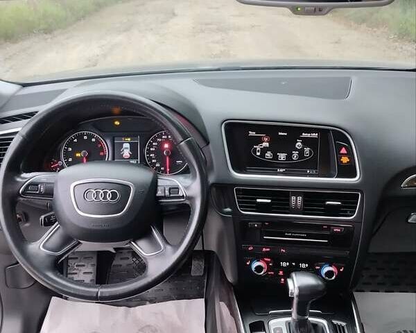 Сірий Ауді Ку 5, об'ємом двигуна 2 л та пробігом 182 тис. км за 16600 $, фото 6 на Automoto.ua