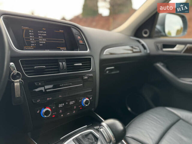 Серый Ауди Ку 5, объемом двигателя 2 л и пробегом 188 тыс. км за 14350 $, фото 62 на Automoto.ua