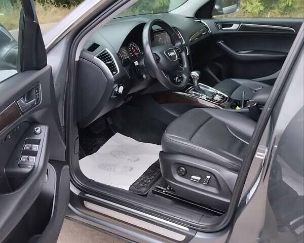 Сірий Ауді Ку 5, об'ємом двигуна 2 л та пробігом 182 тис. км за 16600 $, фото 8 на Automoto.ua
