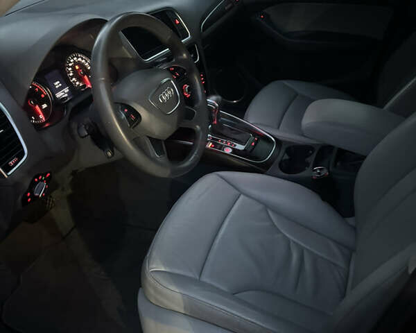 Серый Ауди Ку 5, объемом двигателя 2 л и пробегом 175 тыс. км за 18700 $, фото 7 на Automoto.ua