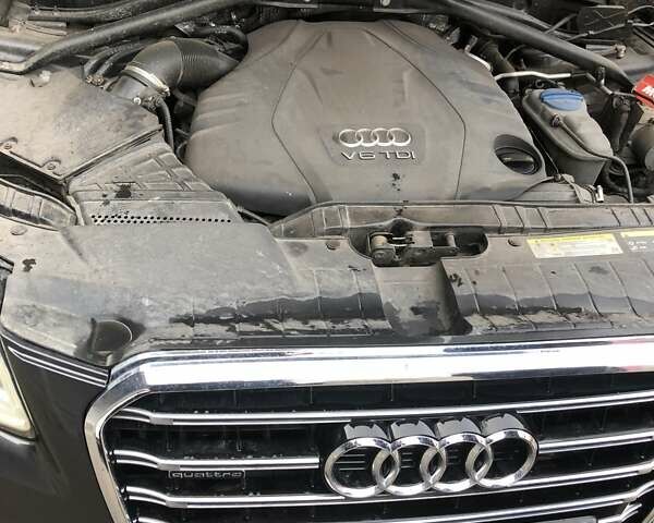 Серый Ауди Ку 5, объемом двигателя 2.97 л и пробегом 194 тыс. км за 16800 $, фото 4 на Automoto.ua