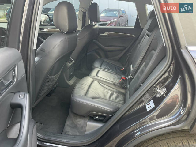 Серый Ауди Ку 5, объемом двигателя 2 л и пробегом 290 тыс. км за 13800 $, фото 17 на Automoto.ua