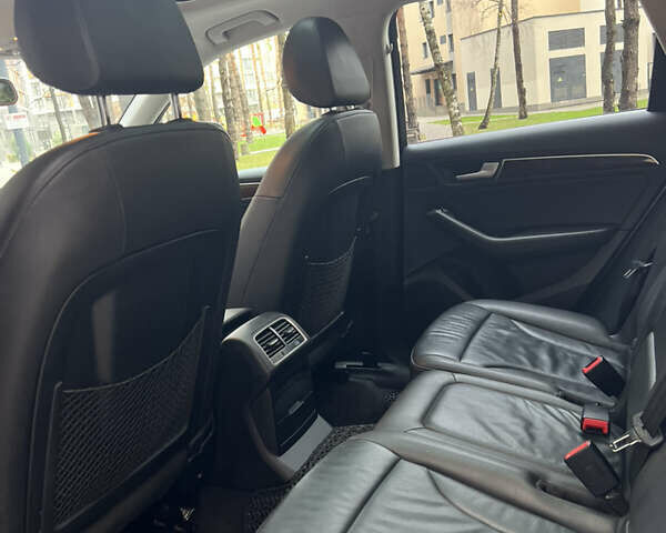 Серый Ауди Ку 5, объемом двигателя 1.98 л и пробегом 171 тыс. км за 14900 $, фото 13 на Automoto.ua