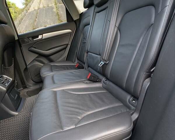 Сірий Ауді Ку 5, об'ємом двигуна 3 л та пробігом 326 тис. км за 16300 $, фото 23 на Automoto.ua