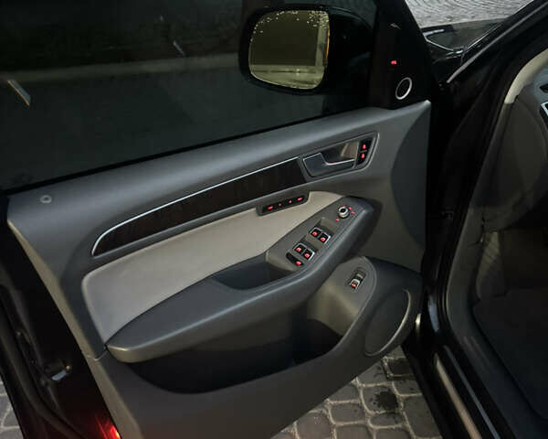 Сірий Ауді Ку 5, об'ємом двигуна 2 л та пробігом 175 тис. км за 18600 $, фото 11 на Automoto.ua