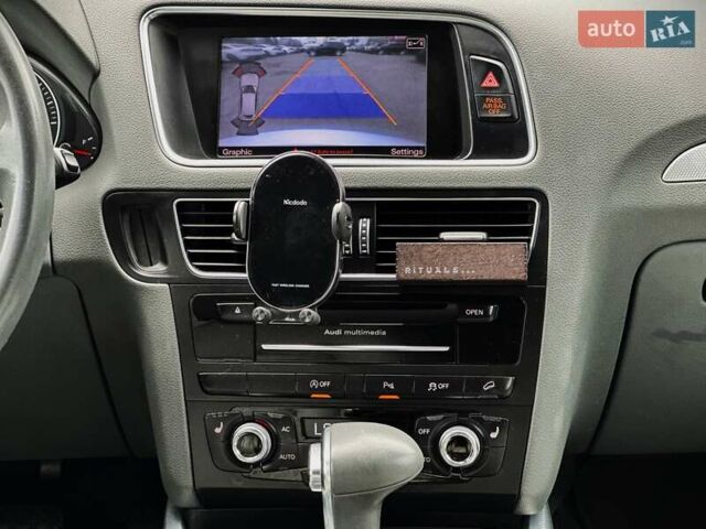 Сірий Ауді Ку 5, об'ємом двигуна 3 л та пробігом 140 тис. км за 14400 $, фото 31 на Automoto.ua