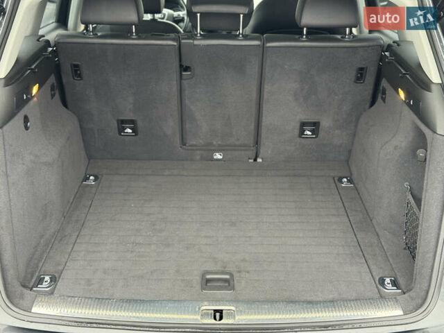 Сірий Ауді Ку 5, об'ємом двигуна 2 л та пробігом 297 тис. км за 12999 $, фото 23 на Automoto.ua