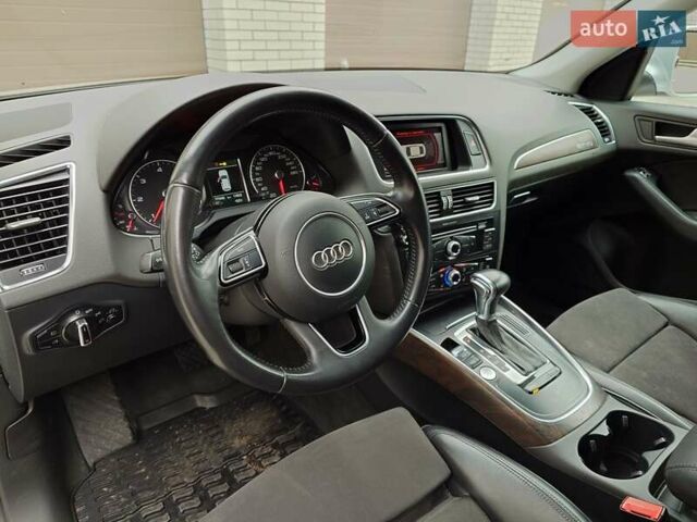 Серый Ауди Ку 5, объемом двигателя 1.97 л и пробегом 227 тыс. км за 24300 $, фото 5 на Automoto.ua