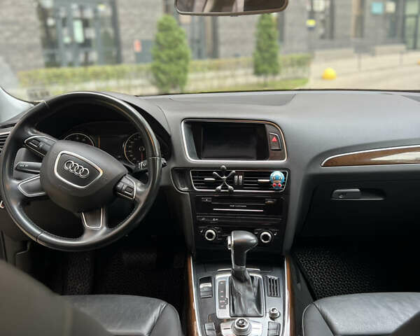 Серый Ауди Ку 5, объемом двигателя 1.98 л и пробегом 171 тыс. км за 14900 $, фото 12 на Automoto.ua