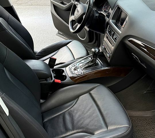 Ауди Ку 5 2014 в Киеве на Automoto.ua Серый Ауди Ку 5, объемом двигателя 2 л и пробегом 147 тыс. км за 21500 $, фото 2 на Automoto.ua