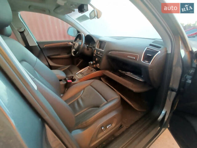 Сірий Ауді Ку 5, об'ємом двигуна 2 л та пробігом 242 тис. км за 9600 $, фото 4 на Automoto.ua