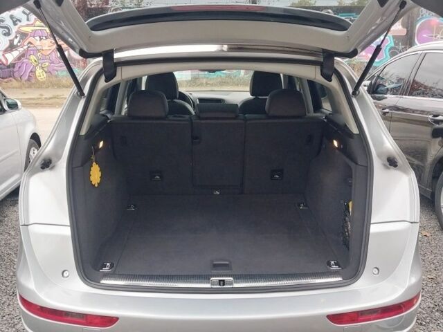 Серый Ауди Ку 5, объемом двигателя 3 л и пробегом 130 тыс. км за 19500 $, фото 2 на Automoto.ua