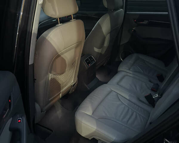 Серый Ауди Ку 5, объемом двигателя 2 л и пробегом 175 тыс. км за 18700 $, фото 9 на Automoto.ua