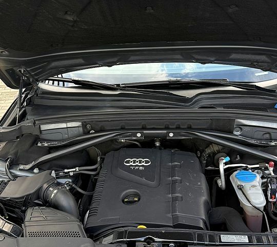 Ауди Ку 5 2014 в Киеве на Automoto.ua Серый Ауди Ку 5, объемом двигателя 2 л и пробегом 147 тыс. км за 21500 $, фото 1 на Automoto.ua