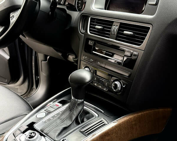 Сірий Ауді Ку 5, об'ємом двигуна 2 л та пробігом 219 тис. км за 15800 $, фото 30 на Automoto.ua