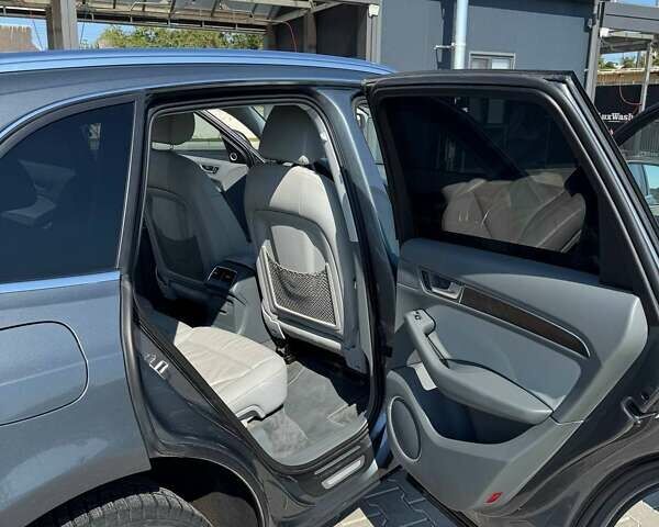 Серый Ауди Ку 5, объемом двигателя 1.98 л и пробегом 189 тыс. км за 17000 $, фото 16 на Automoto.ua