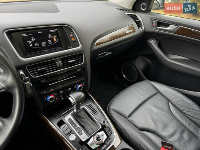 Серый Ауди Ку 5, объемом двигателя 2 л и пробегом 188 тыс. км за 14350 $, фото 65 на Automoto.ua