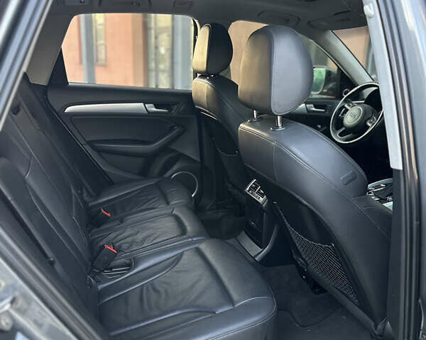 Серый Ауди Ку 5, объемом двигателя 2.97 л и пробегом 241 тыс. км за 18300 $, фото 6 на Automoto.ua