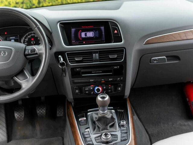 Сірий Ауді Ку 5, об'ємом двигуна 2 л та пробігом 80 тис. км за 4900 $, фото 16 на Automoto.ua