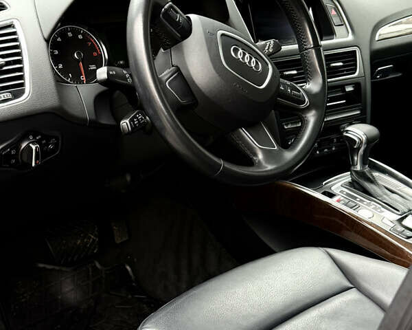 Сірий Ауді Ку 5, об'ємом двигуна 2 л та пробігом 219 тис. км за 15800 $, фото 24 на Automoto.ua