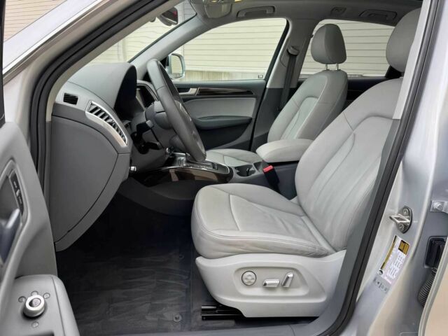 Сірий Ауді Ку 5, об'ємом двигуна 2 л та пробігом 90 тис. км за 14500 $, фото 10 на Automoto.ua