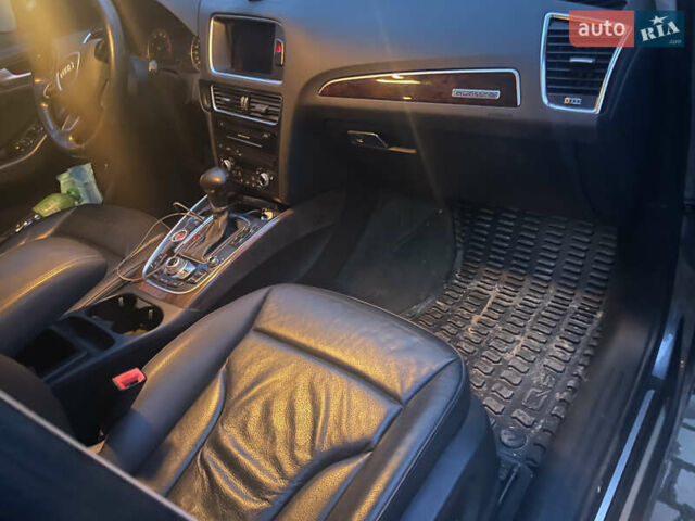 Сірий Ауді Ку 5, об'ємом двигуна 1.98 л та пробігом 207 тис. км за 15500 $, фото 21 на Automoto.ua