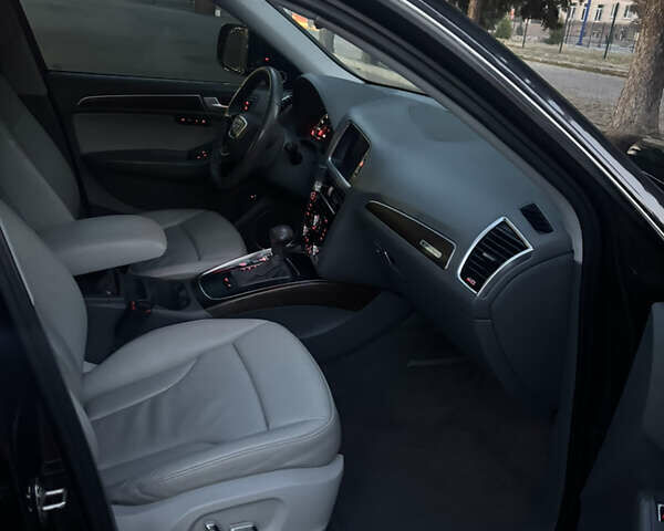 Серый Ауди Ку 5, объемом двигателя 2 л и пробегом 175 тыс. км за 18700 $, фото 8 на Automoto.ua