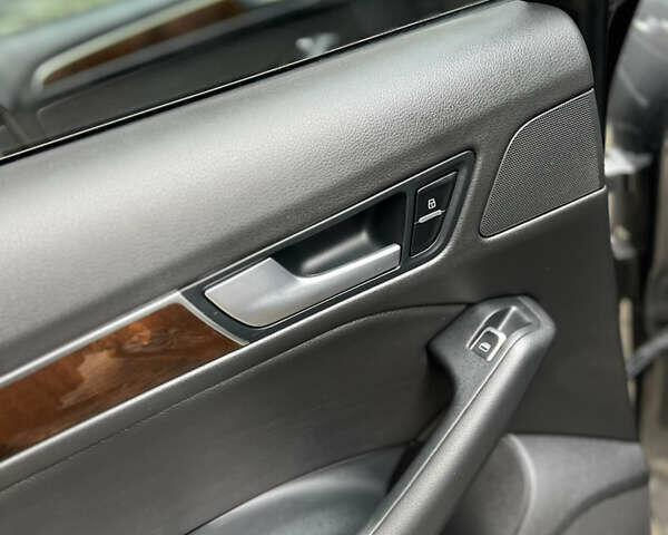 Серый Ауди Ку 5, объемом двигателя 1.98 л и пробегом 171 тыс. км за 14900 $, фото 15 на Automoto.ua