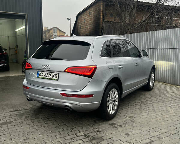 Сірий Ауді Ку 5, об'ємом двигуна 2 л та пробігом 177 тис. км за 14999 $, фото 3 на Automoto.ua