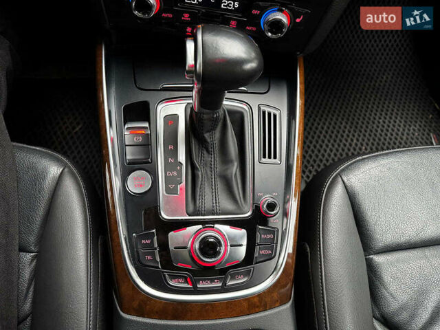 Ауди Ку 5 2014 в Киеве на Automoto.ua Серый Ауди Ку 5, объемом двигателя 2 л и пробегом 177 тыс. км за 17940 $, фото 26 на Automoto.ua