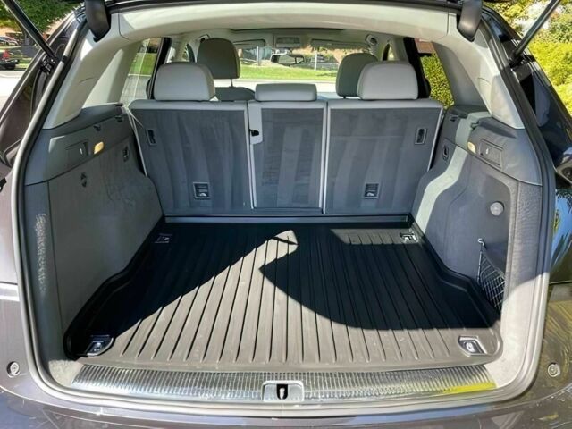 Серый Ауди Ку 5, объемом двигателя 2 л и пробегом 82 тыс. км за 8450 $, фото 14 на Automoto.ua