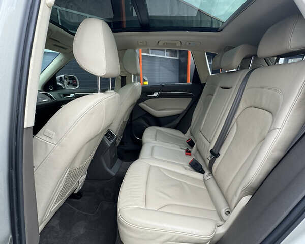 Сірий Ауді Ку 5, об'ємом двигуна 2 л та пробігом 157 тис. км за 15300 $, фото 29 на Automoto.ua