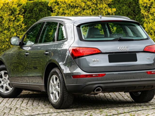 Сірий Ауді Ку 5, об'ємом двигуна 2 л та пробігом 80 тис. км за 4900 $, фото 4 на Automoto.ua