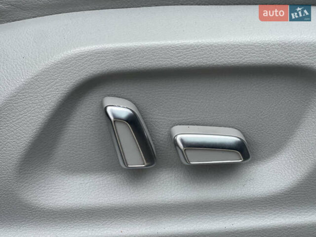 Серый Ауди Ку 5, объемом двигателя 1.98 л и пробегом 287 тыс. км за 13500 $, фото 58 на Automoto.ua