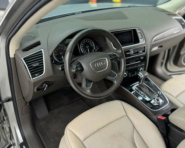 Сірий Ауді Ку 5, об'ємом двигуна 2 л та пробігом 157 тис. км за 15300 $, фото 24 на Automoto.ua