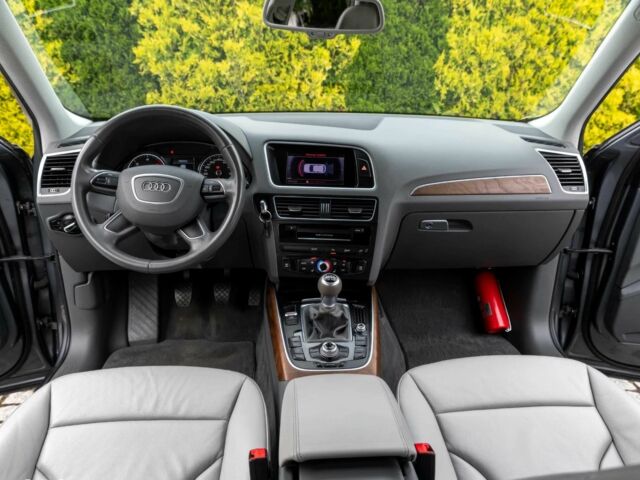 Сірий Ауді Ку 5, об'ємом двигуна 2 л та пробігом 80 тис. км за 4900 $, фото 10 на Automoto.ua