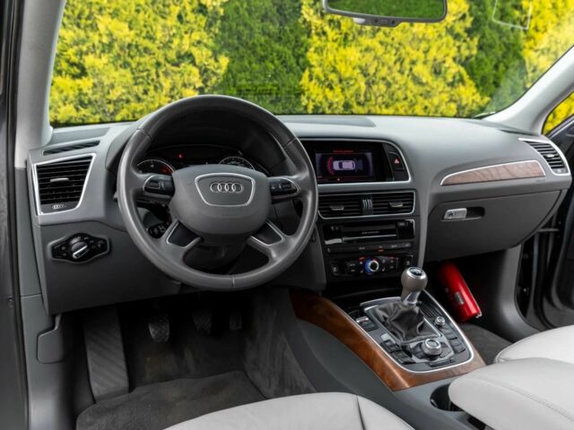 Сірий Ауді Ку 5, об'ємом двигуна 2 л та пробігом 80 тис. км за 4900 $, фото 9 на Automoto.ua