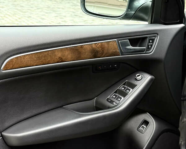 Сірий Ауді Ку 5, об'ємом двигуна 2 л та пробігом 219 тис. км за 15800 $, фото 23 на Automoto.ua