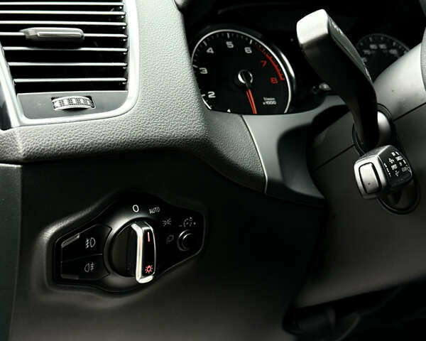 Сірий Ауді Ку 5, об'ємом двигуна 2 л та пробігом 219 тис. км за 15800 $, фото 39 на Automoto.ua