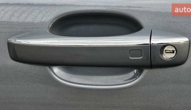 Серый Ауди Ку 5, объемом двигателя 1.98 л и пробегом 180 тыс. км за 17000 $, фото 6 на Automoto.ua