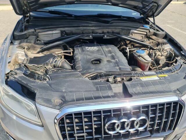 Сірий Ауді Ку 5, об'ємом двигуна 2 л та пробігом 130 тис. км за 16500 $, фото 19 на Automoto.ua