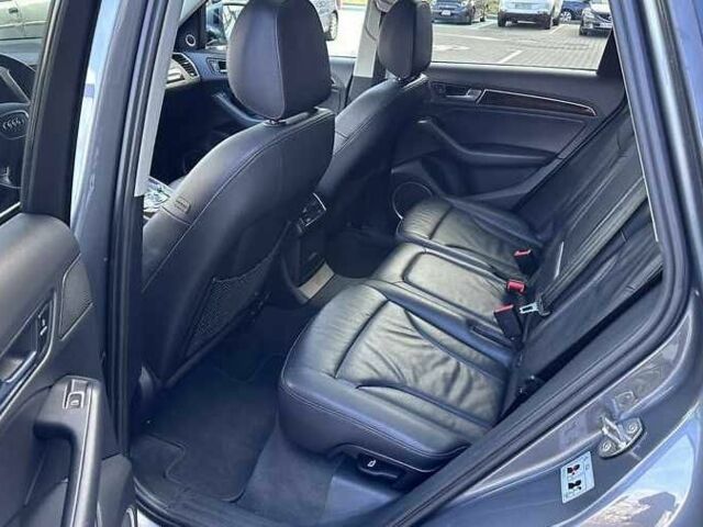 Сірий Ауді Ку 5, об'ємом двигуна 2 л та пробігом 132 тис. км за 11500 $, фото 12 на Automoto.ua