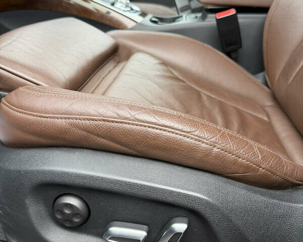 Сірий Ауді Ку 5, об'ємом двигуна 3 л та пробігом 134 тис. км за 16900 $, фото 4 на Automoto.ua