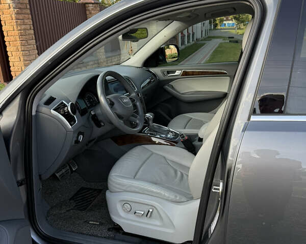 Серый Ауди Ку 5, объемом двигателя 2 л и пробегом 269 тыс. км за 16500 $, фото 7 на Automoto.ua