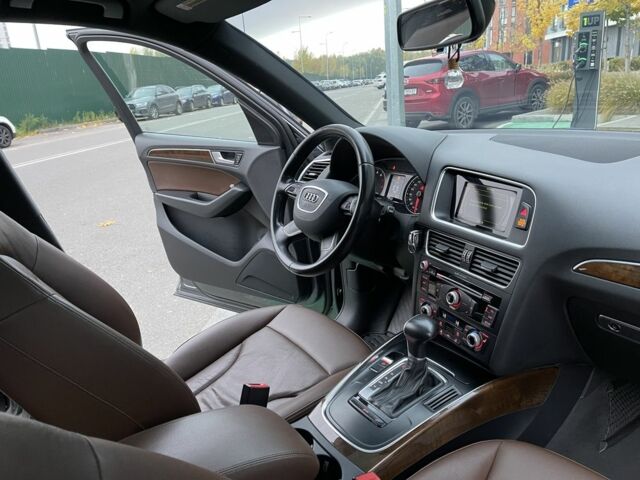 Сірий Ауді Ку 5, об'ємом двигуна 2 л та пробігом 250 тис. км за 14800 $, фото 20 на Automoto.ua