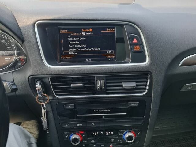 Сірий Ауді Ку 5, об'ємом двигуна 2 л та пробігом 130 тис. км за 16500 $, фото 3 на Automoto.ua