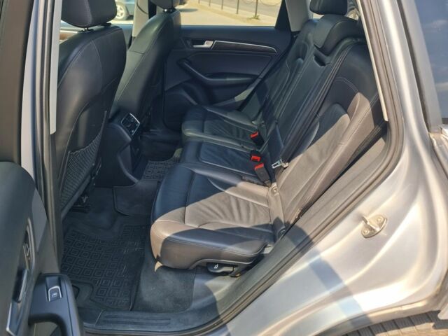 Сірий Ауді Ку 5, об'ємом двигуна 2 л та пробігом 130 тис. км за 16500 $, фото 13 на Automoto.ua