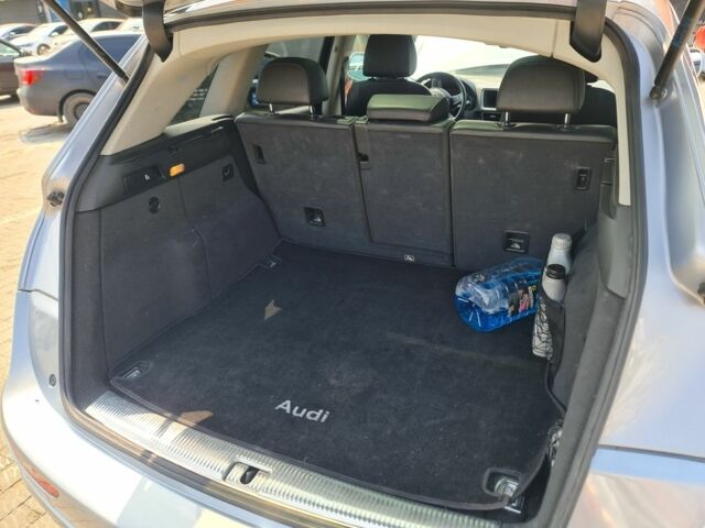 Сірий Ауді Ку 5, об'ємом двигуна 2 л та пробігом 130 тис. км за 16500 $, фото 17 на Automoto.ua