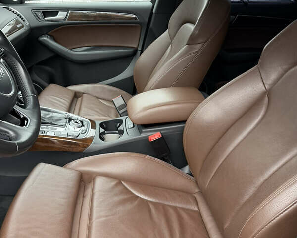 Сірий Ауді Ку 5, об'ємом двигуна 3 л та пробігом 134 тис. км за 16900 $, фото 5 на Automoto.ua